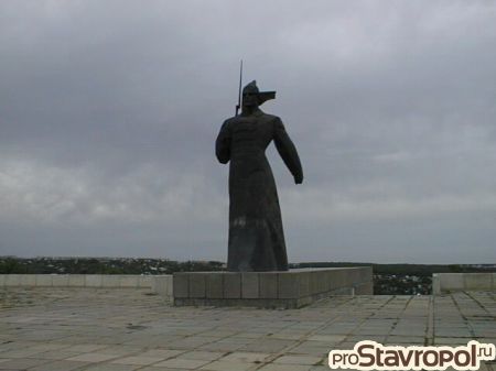 Памятник Солдат