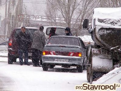 За сутки из-за снега в Ставрополе произошло 118 ДТП