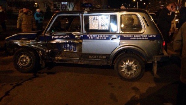 Пятигорский водитель врезался в полицейскую машину