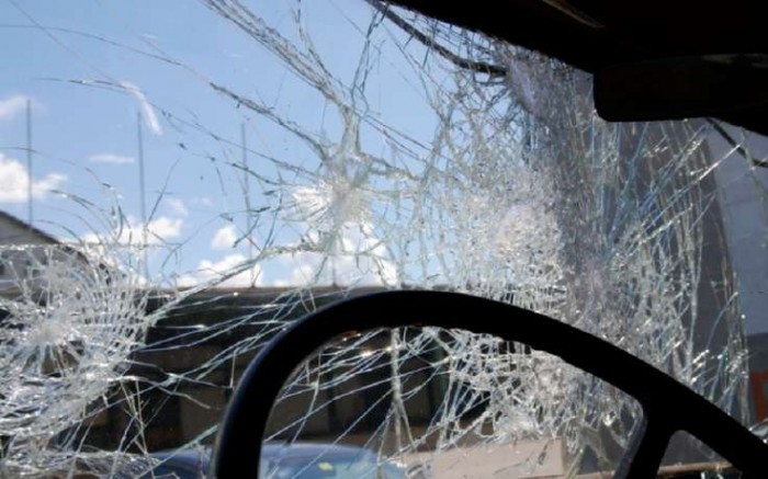 В краевом центре один водитель маршрутного такси разбил другому лобовое стекло