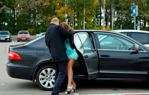 Житель Ставрополя силой забрал у женщины дорогое авто