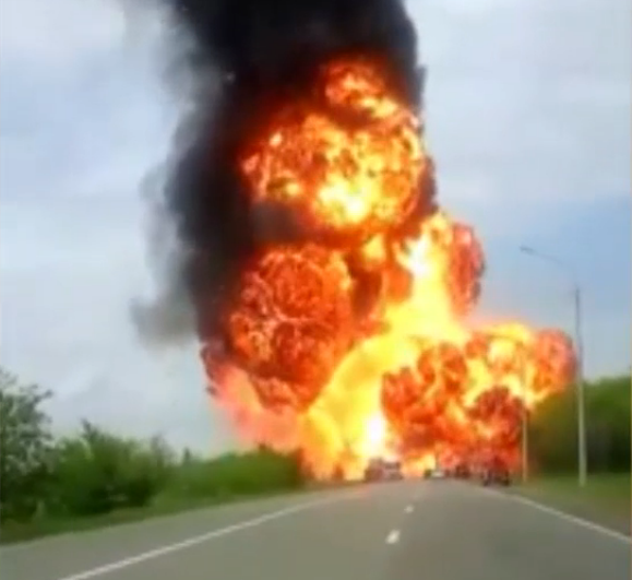 Недалеко от Ставрополя взорвался грузовик с реагентами