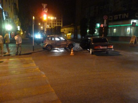 "Семёрка" и Hyundai не поделили ночные улицы Ставрополя